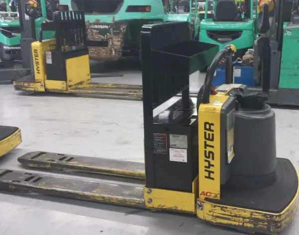 End Rider Pallet Mover