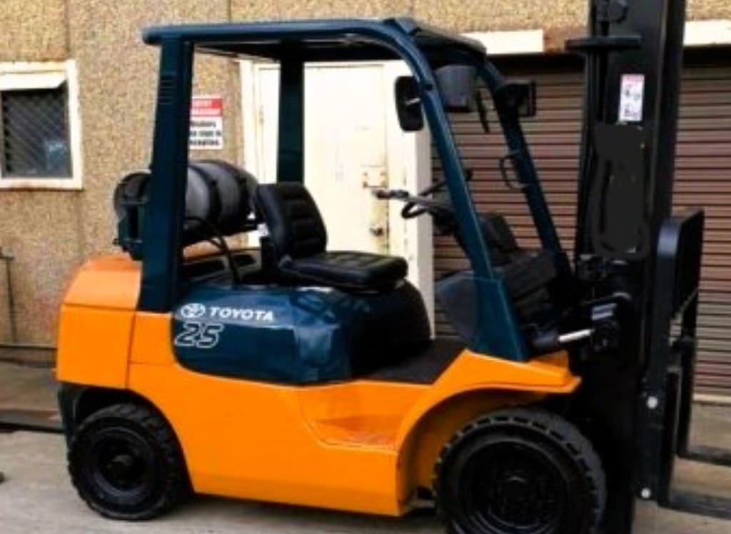 Toyota Forklift With New Engine & Paint Gold Coast image 2