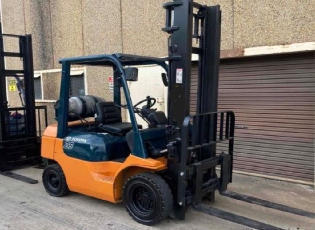 Toyota Forklift With New Engine & Paint Gold Coast image 4