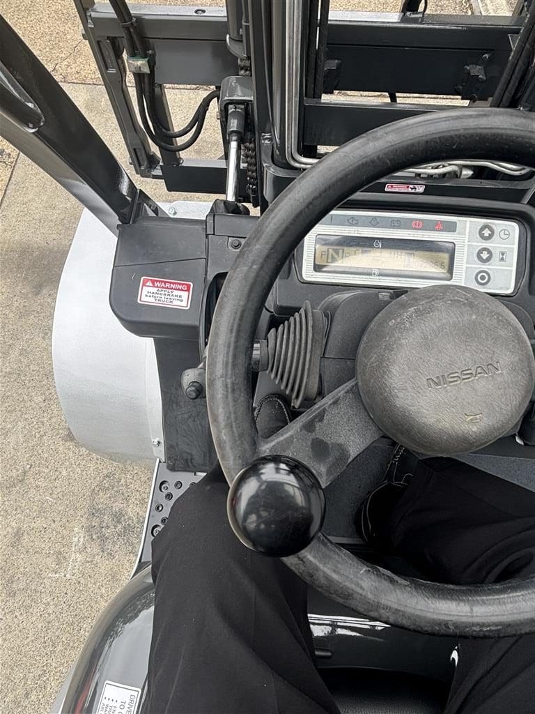 Awesome Fully Refurbished Nissan Forklift for Sale image 6