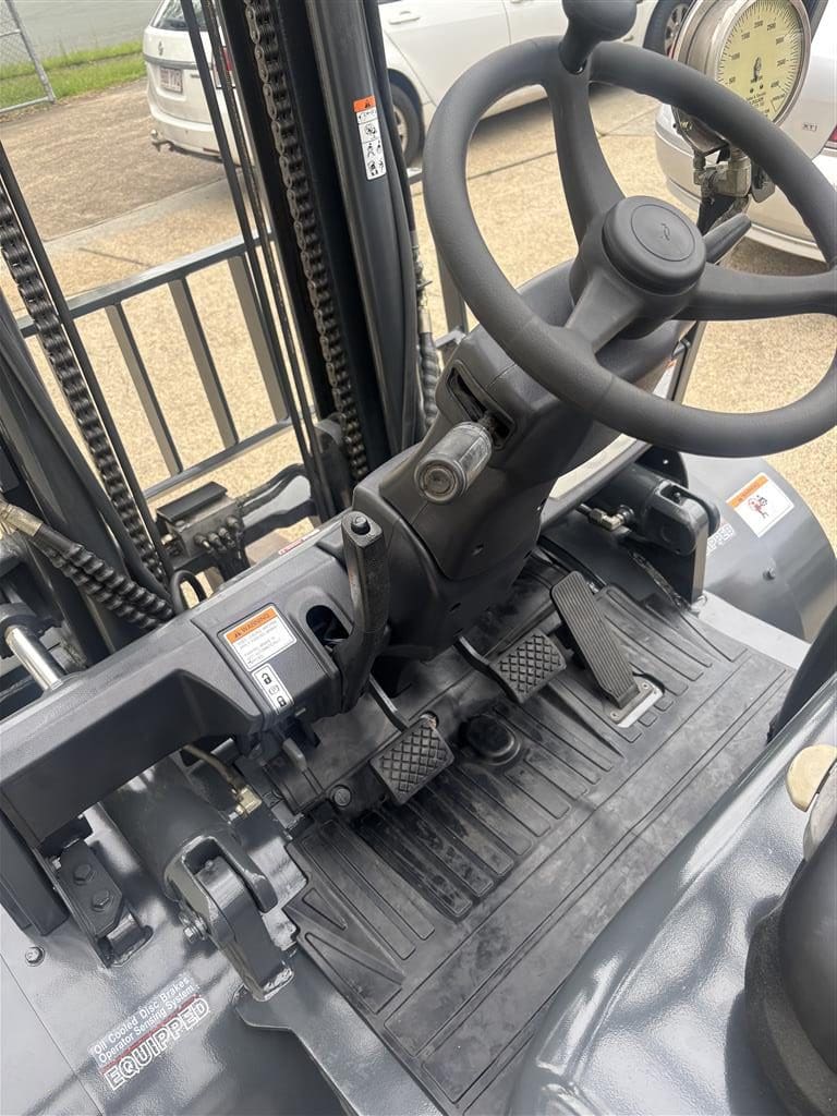 Refurbished 4T Forklift for Sale image 9