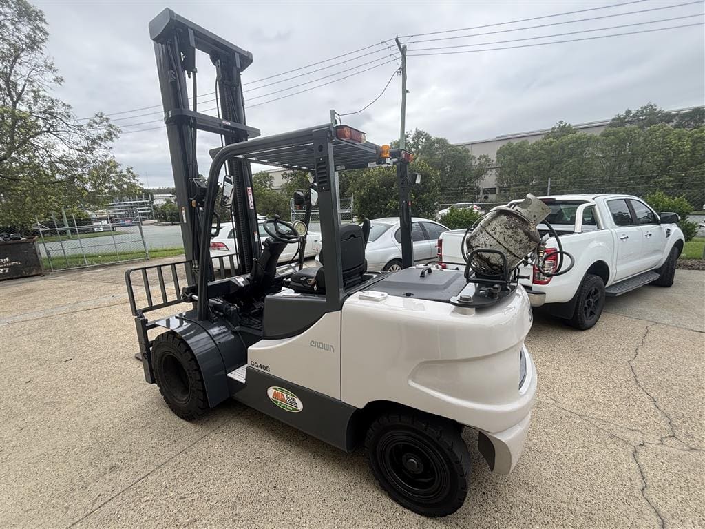 Refurbished 4T Forklift for Sale image 11