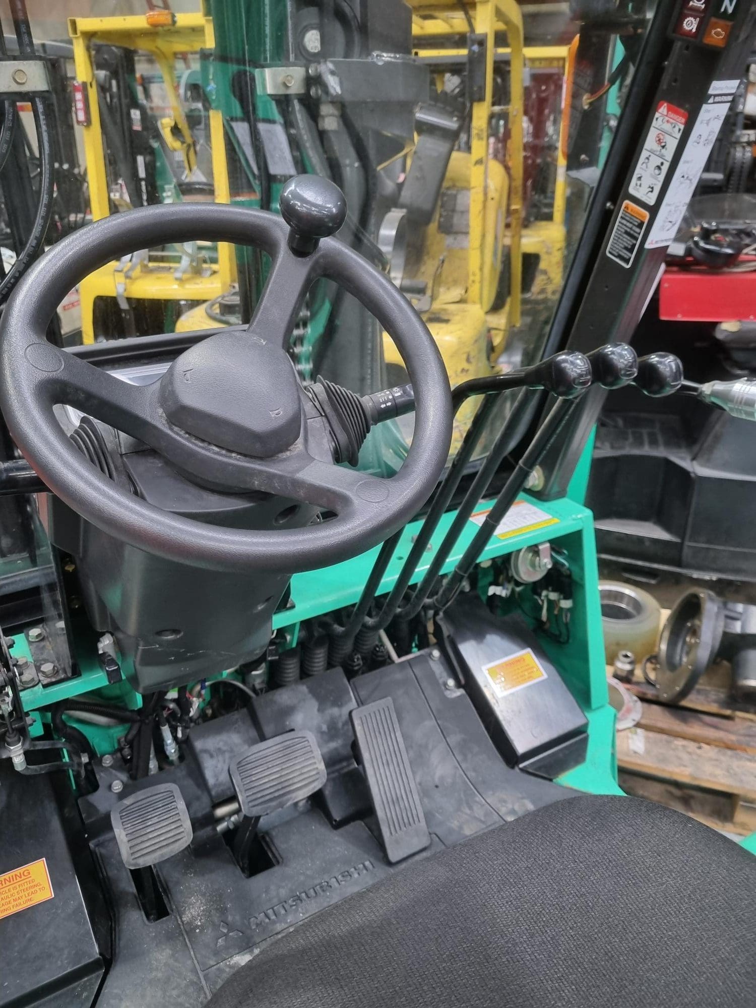 Mitsubishi FGC45KC LPG Cushion Tyre Forklift image 6