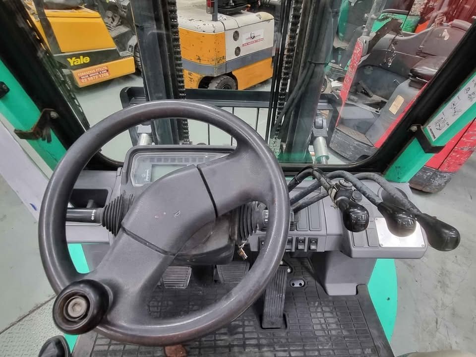 Mitsubishi FG45 4.5 Tonne LPG Forklift for Sale image 2